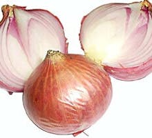 cut onions, raw onion