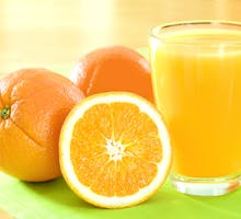 oranges and juice, a great source of immunity-boosting nutrients